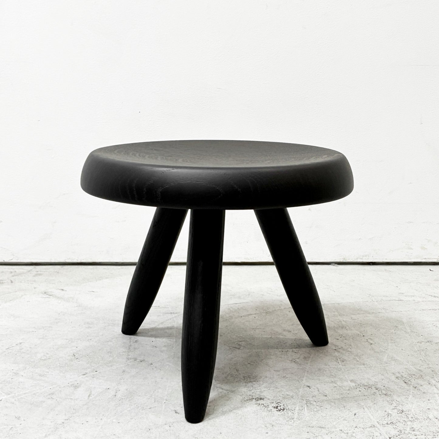 カッシーナ Cassina 524 ベルジェ スツール TABOURET BERGER オーク材 ブラック シャルロット・ペリアン 未使用 箱付き 美品 ●