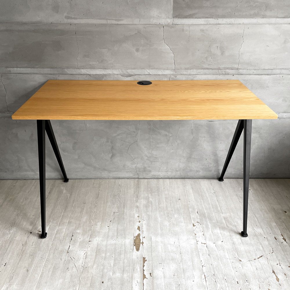 ヘイ HAY ピラミッドデスク PYRAMID DESK オーク材×スチール脚 コンパスレッグ W120cm 定価￥55,000- ♪