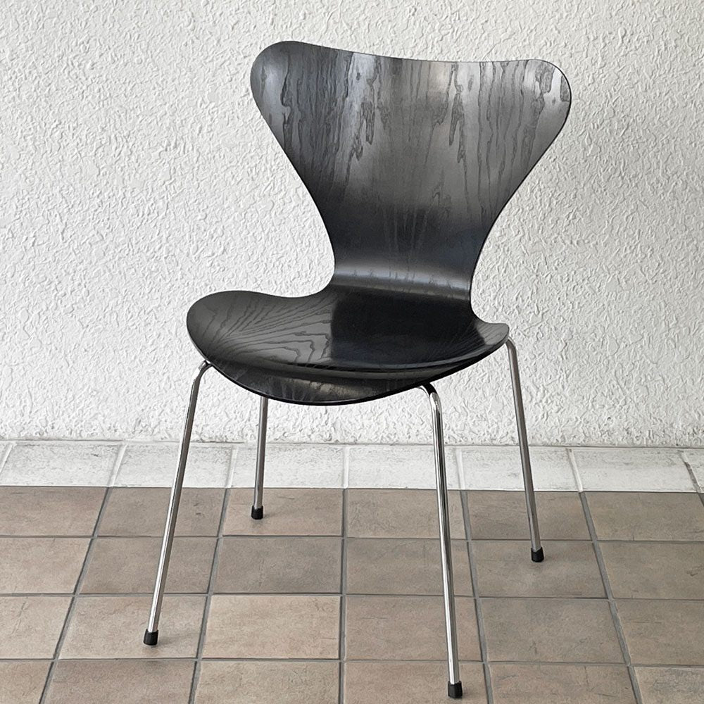 フリッツハンセン Fritz Hansen セブンチェア ダイニングチェア カラードアッシュ ブラック アルネ・ヤコブセン 北欧 デンマーク 定価￥76,780- A ◇