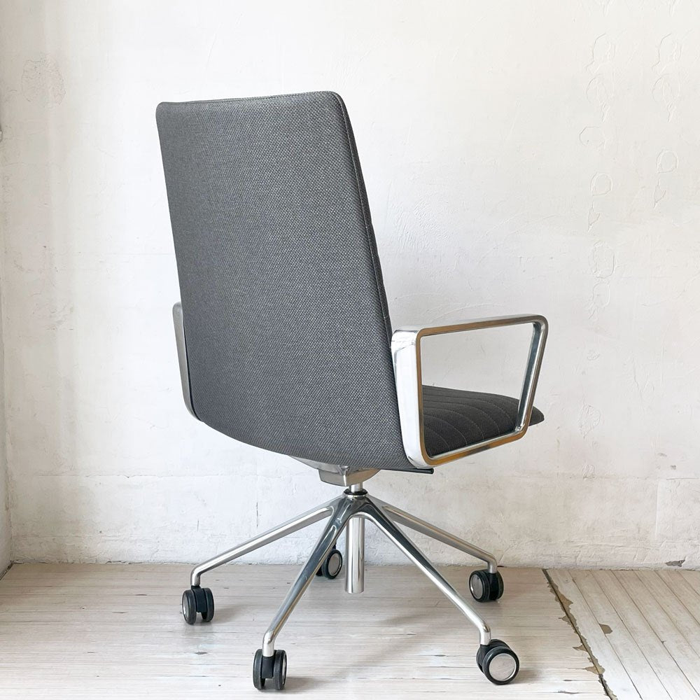 アンドリューワールド Andreu World フレックス エグゼクティブ Flex Executive インターミディエイトバック アームチェア デスクチェア アルミ キャスターベース ガス圧昇降 参考価格 ¥295,460- ★