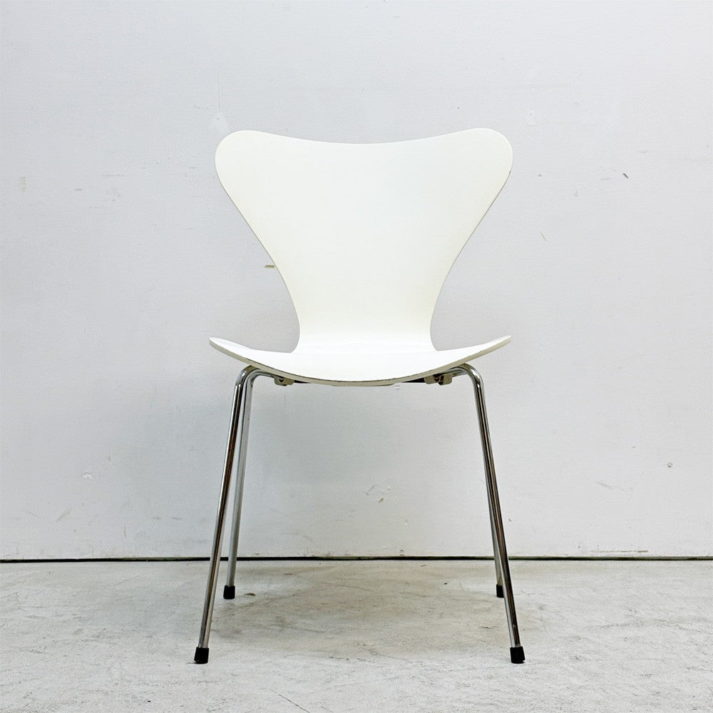 フリッツハンセン Fritz Hansen 3107 セブンチェア ホワイト ラッカー仕上げ スタッキング アルネ・ヤコブセン デンマーク 北欧家具 ●