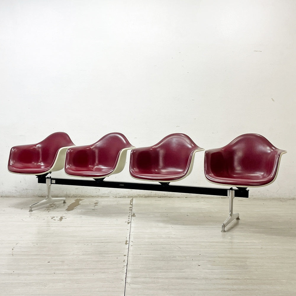 ハーマンミラー Herman Miller ビンテージ エアポートベンチ タンデムシート 4連 アームシェル 2nd PVCレザー イームズ 希少 ●
