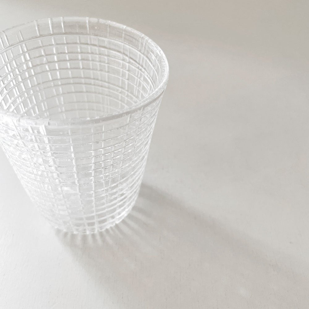 辻和美 Kazumi Tsuji 普通のコップ ミゾレ グラス ガラスタンブラー Φ7.5×9cm ファクトリーズーマー factory zoomer 現代作家 ◎