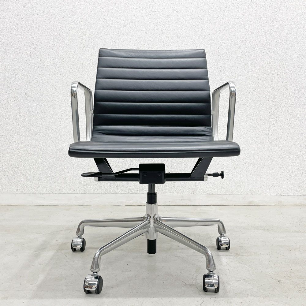 ハーマンミラー Herman Miller イームズアルミナムグループチェア マネージメントチェア アルミバフベース ガス圧昇降仕様 5本脚キャスタータイプ 本革 イームズ A 〓