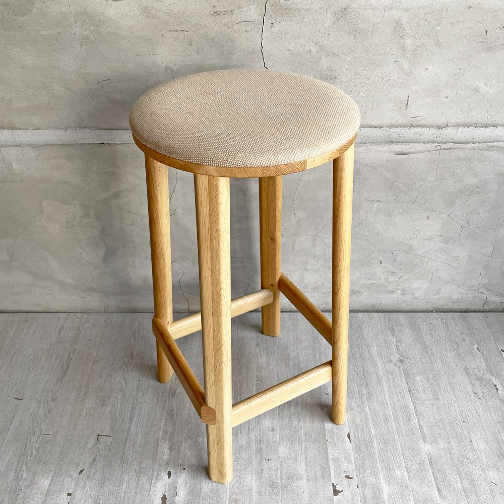 カリモク ニュースタンダード KARIMOKU NEW STANDARD アーカイブ バースツール パッド ロー ARCHIVE BARSTOOL PAD LOW ハイスツール ファブリック ベージュ ナラ材 定価¥58,850- ♪