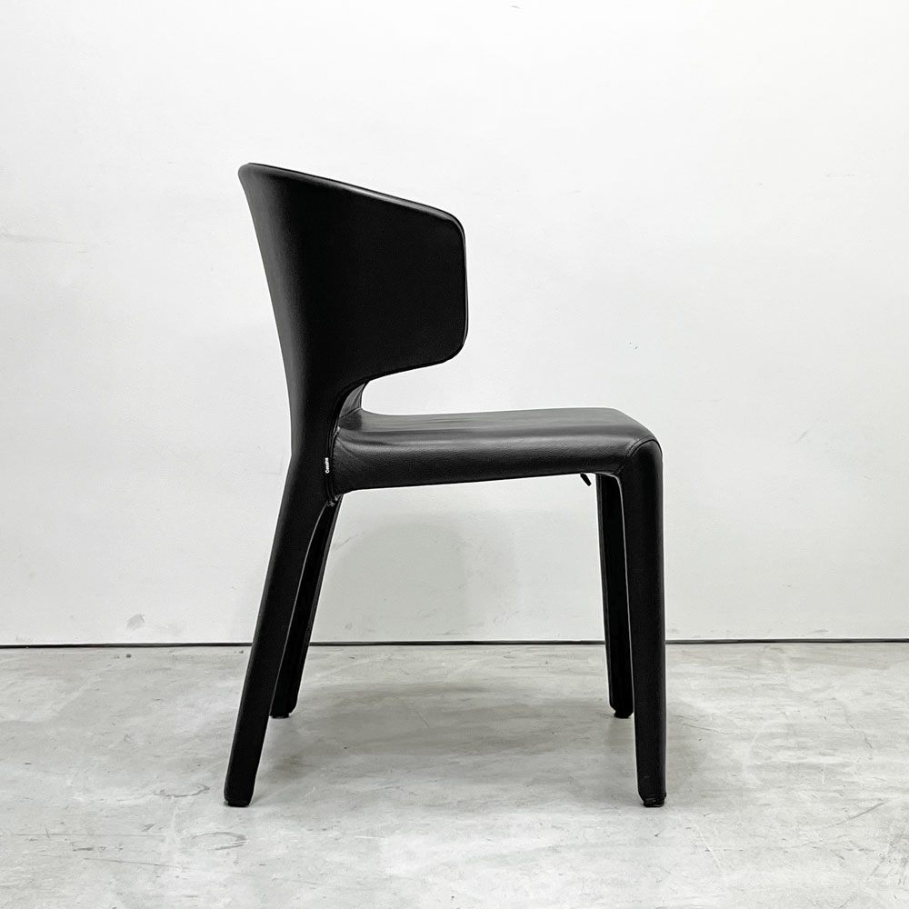 カッシーナ Cassina オラ 367 HOLA アームチェア 本革 フルレザー ブラック ハンス・ウェッツスタイン 定価￥374,000- ●