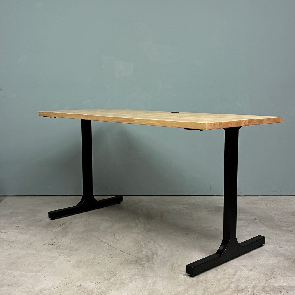 かなでもの KANADEMONO ザ・テーブル THE TABLE デスク W140xD62cm ラバーウッド Iライン脚 配線孔付き ◎