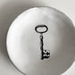 アスティエ・ド・ヴィラット ASTIER de VILLATTE ジョンデリアン JOHN DERIAN キー Key スモールプレート Φ13.5cm 陶器 フランス ■