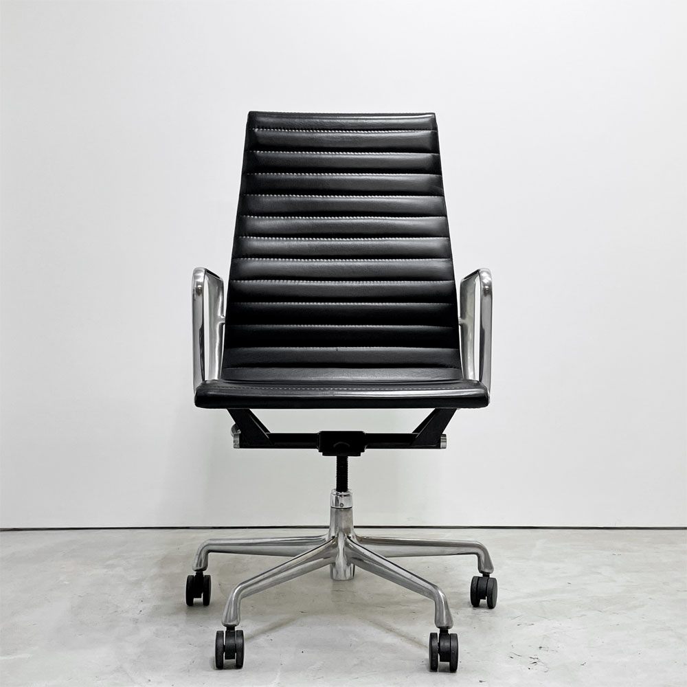 ハーマンミラー Herman Miller アルミナムグループ エグゼクティブチェア ハイバック レザーシート 本革 ブラック 5本脚 C&Rイームズ ミッドセンチュリー ●