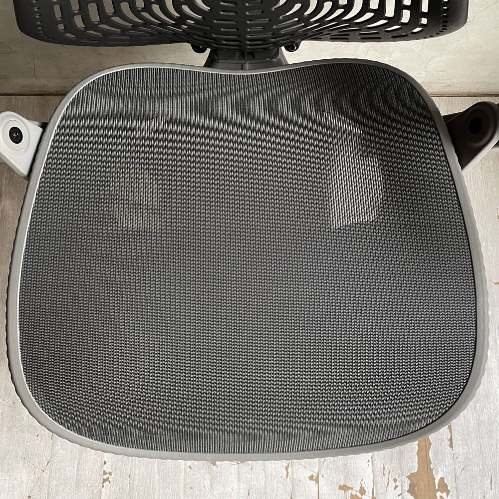 ハーマンミラー Herman Miller ミラチェア Mirra Chair オフィスチェア スタジオ7.5 グラファイトベース グラファイトアーム  廃番 ♪