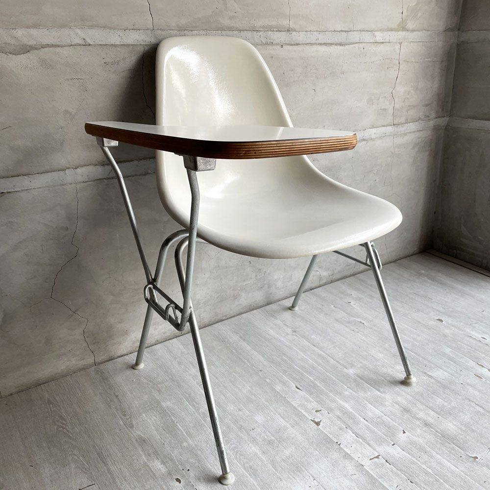 ハーマンミラー Herman Miller サイドシェルチェア セカンド 2nd ビンテージ FRP製 パーチメント スタッキングベース 肘掛けテーブル付 イームズ ミッドセンチュリー ♪