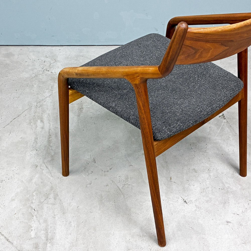 宮崎椅子製作所 ペペチェア PEPE side chair 背無垢タイプ ウォールナット ファブリックシート グレー系 フィンガージョイント 村澤一晃 ◎