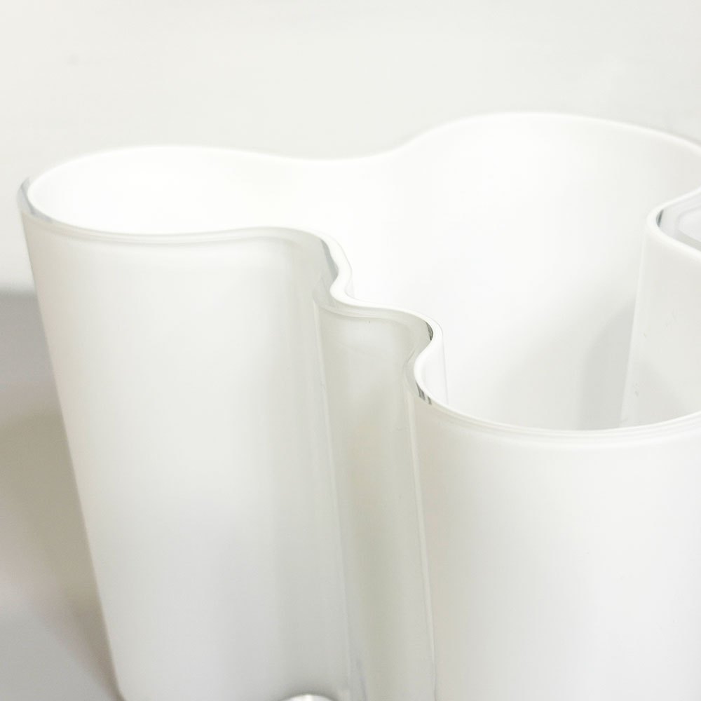 イッタラ iittala アルヴァ アアルト コレクション Alvar Aalto Collection ベース フラワーベース 花瓶 オパールホワイト H12cm フィンランド 北欧雑貨 ●
