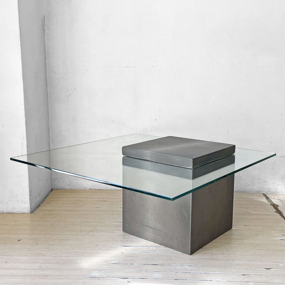 モーダエンカーサ moda en casa フライングテーブル FLYING TABLE コンクリートベース ガラス ローテーブル 定価 ￥74,800- ★