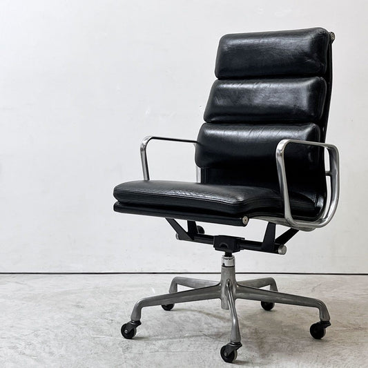 ハーマンミラー Herman Miller ソフトパッドグループ エグゼクティブチェア ハイバック ブラックレザー イームズ 5スターベース ミッドセンチュリー 定価約720,500円 ●