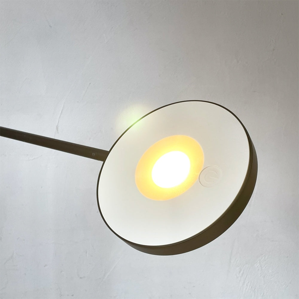 イケア IKEA ヘイ HAY コラボレーション イッペルリグ YPPERLIG イッペルリグ LEDフロアランプ ヘッド360°回転可能 廃盤  ★