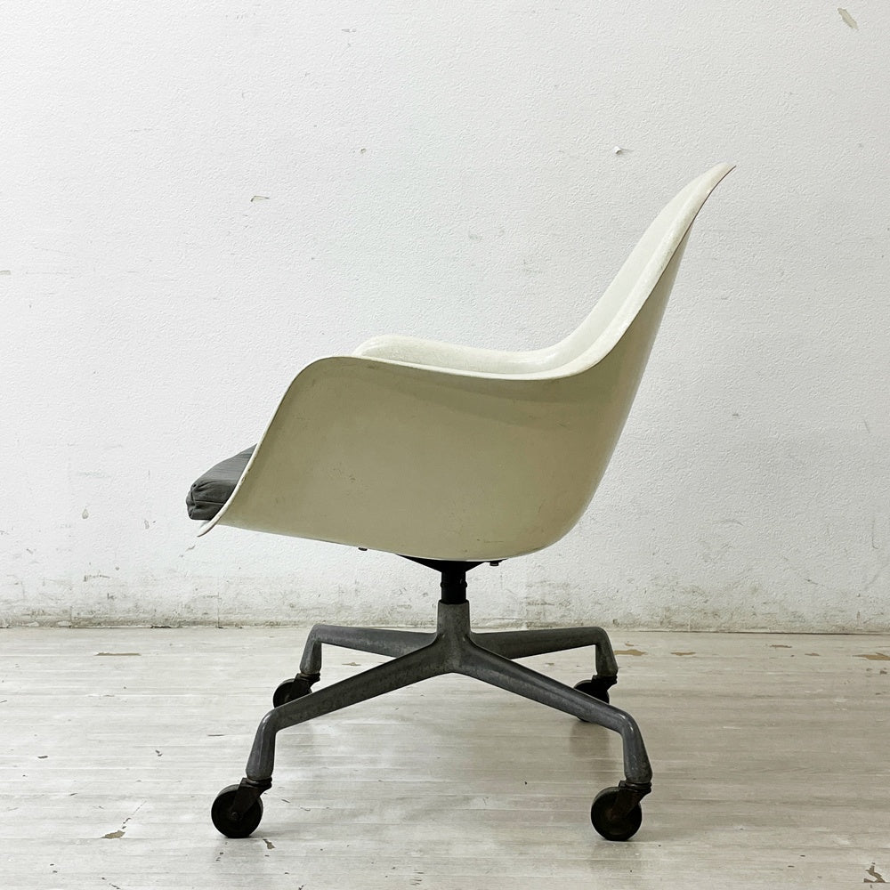 ハーマンミラー Herman Miller アームシェルチェア 2ndビンテージ FRP製 ルーズクッション セグメンテッドベース イームズ ミッドセンチュリー 希少 ●