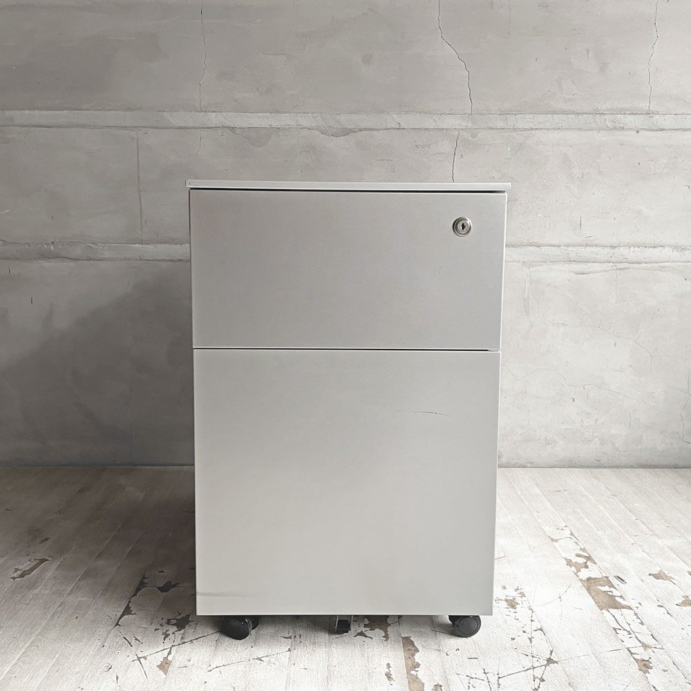 カッシーナ Cassina ixc. AFドロワー AF DRAWER デスクキャビネット ワゴン 鍵付き トレー付属 キャスターロック機能付き イタリア ミニマルデザイン B ♪