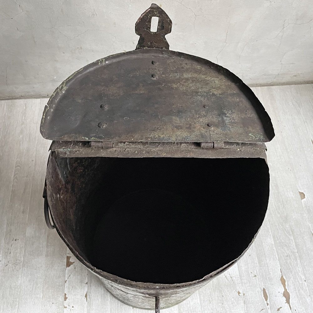 アンティーク Antique スチール缶 収納箱 小物入れ ダストボックス ゴミ箱 蓋付き シャビーシック インダストリアルテイスト ♪