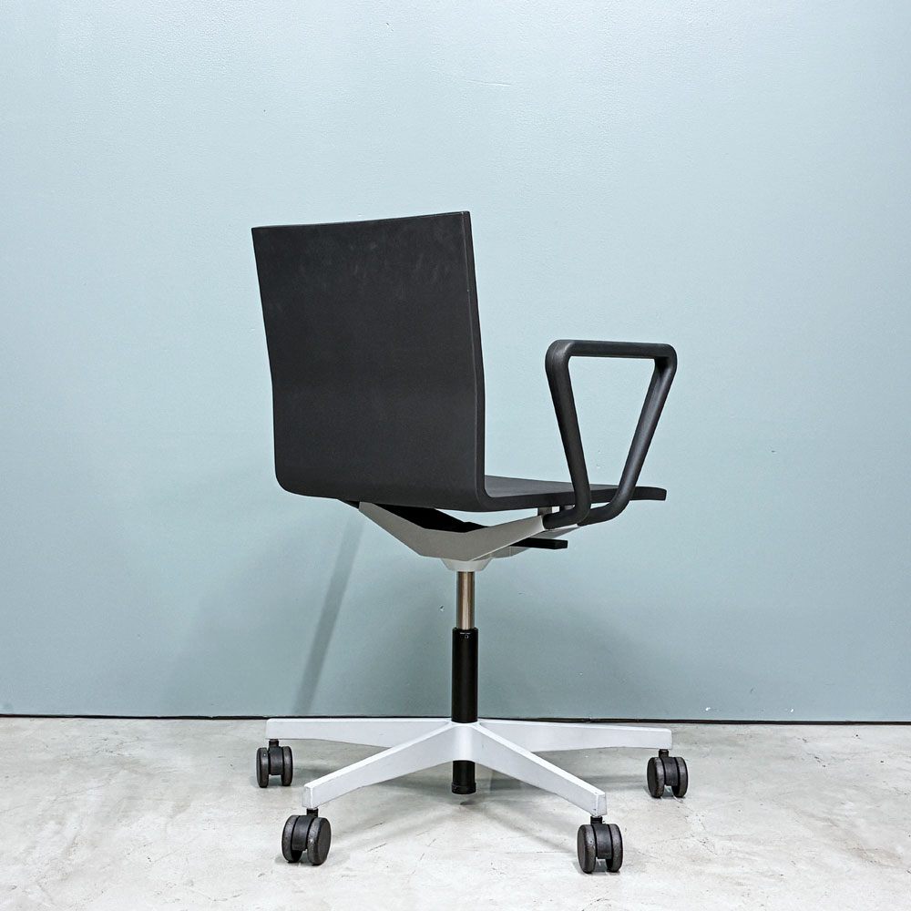 ヴィトラ vitra ゼロフォー 04. スタジオチェア デスクチェア アームレスト付 ブラック マールテン・ヴァン・セーヴェレン 昇降機能 定価202,400円 ◎