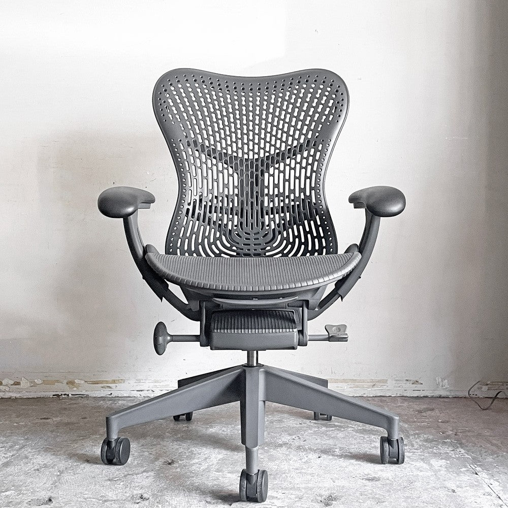 ハーマンミラー Herman Miller ミラ2チェア Mirra2 オフィスチェア デスクチェア ブラック×グラファイトカラー メッシュシート studio7.5 ■
