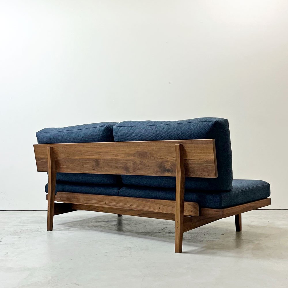マスターウォール MASTERWAL コモンルーツ COMMON ROOTS ブリッジソファ BRIDGE SOFA 2シーター 160 ファブリックシート ブルーベリー ウォールナット無垢集成材 ●