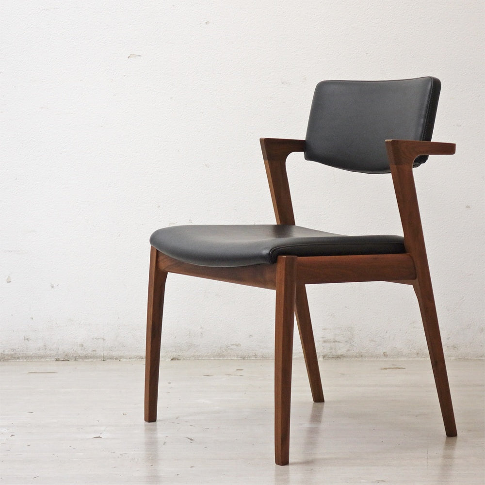 冨士ファニチア FUJI FURNITURE コティ Koti アームレスチェア ウォールナット材 ハーフアーム D03780N B ●
