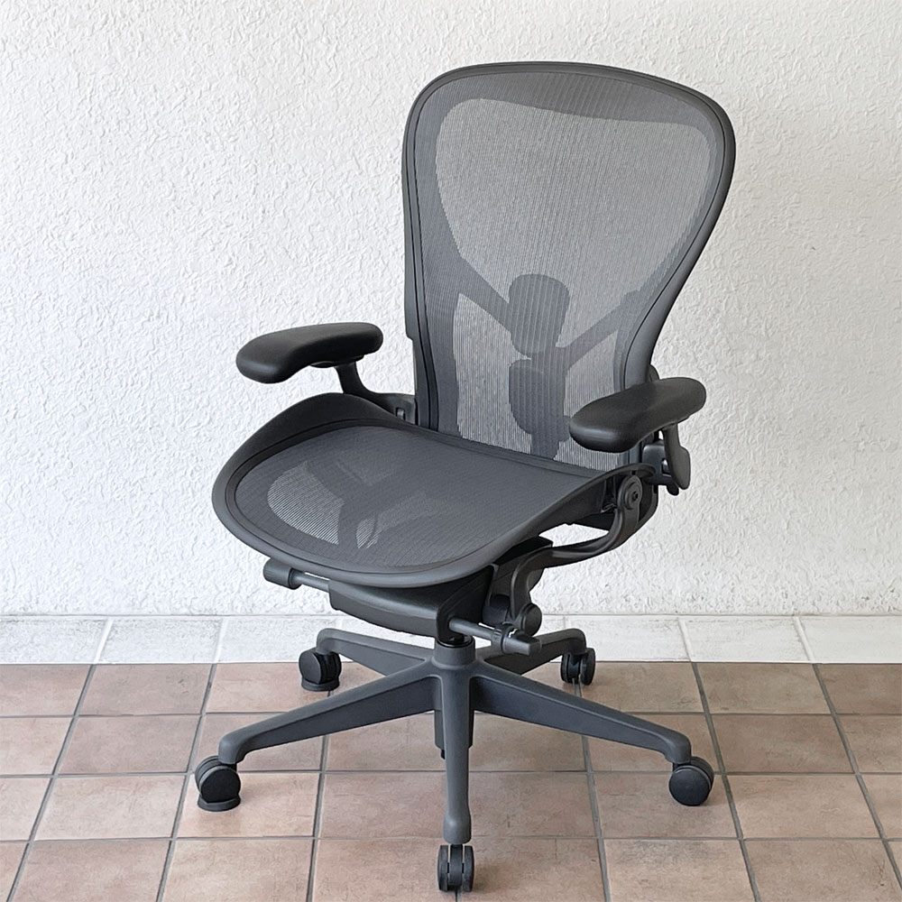 ハーマンミラー Herman Miller アーロンチェア リマスタード フル装備 Cサイズ グラファイトベース ポスチャーフィット 2024年製 ◇