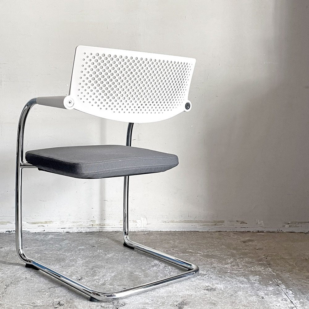 ヴィトラ vitra ビザビ2 Visavis2 アームチェア デスクチェア ホワイト/グレー系 カンティレバー スタッキング不可仕様 アントニオ・チッテリオ ■