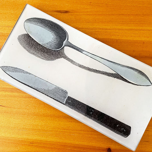 ジョンデリアン JOHN DERIAN デコパージュプレート フラットウェア Flatware スプーン＆ナイフ 飾り皿 W22.5cm プレートハンガー付 アッシュペーフランス H.P. FRANCE 取扱 ◎