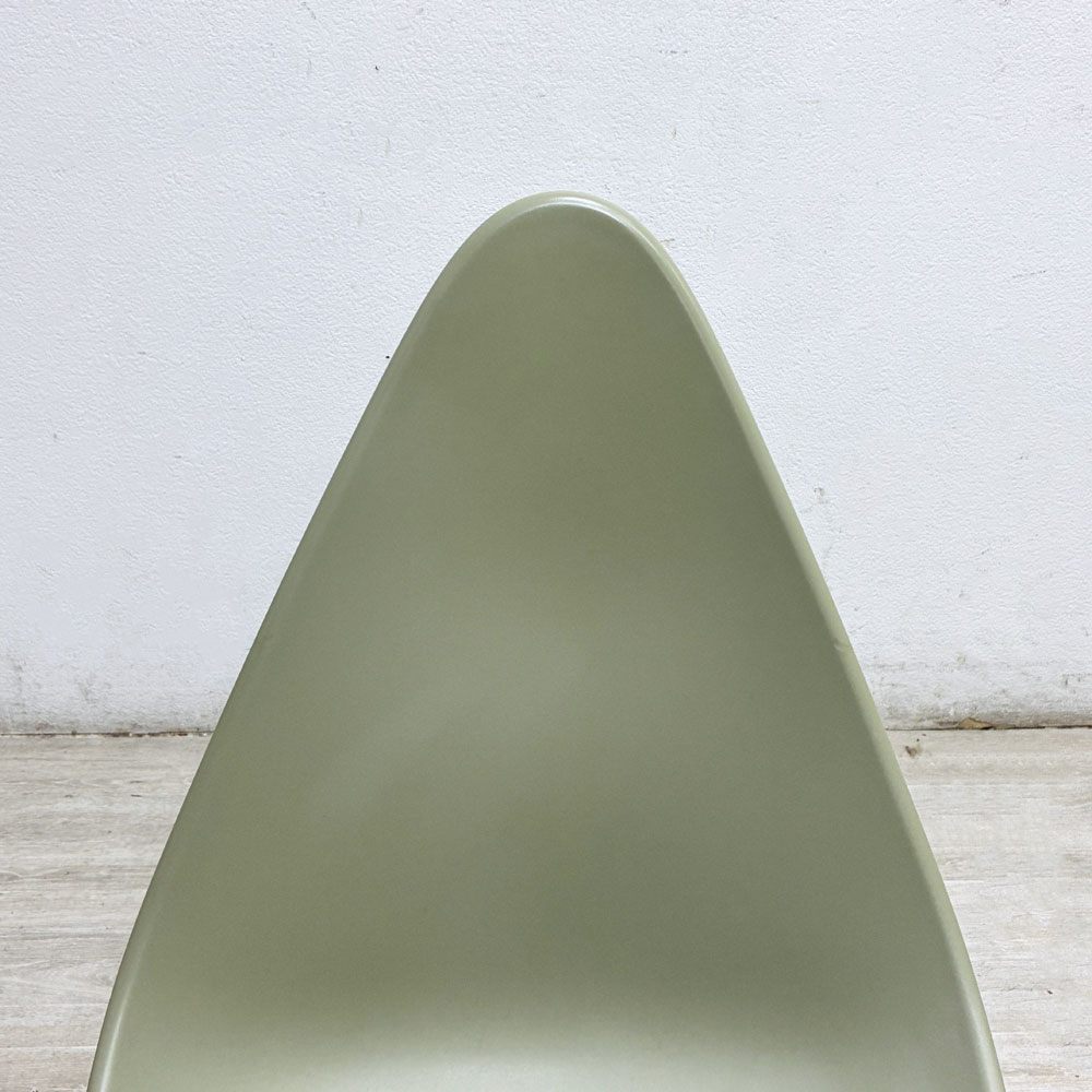 フリッツハンセン Fritz Hansen ドロップチェア Drop Chair ストーングレー アルネ・ヤコブセン 北欧 デンマーク ●
