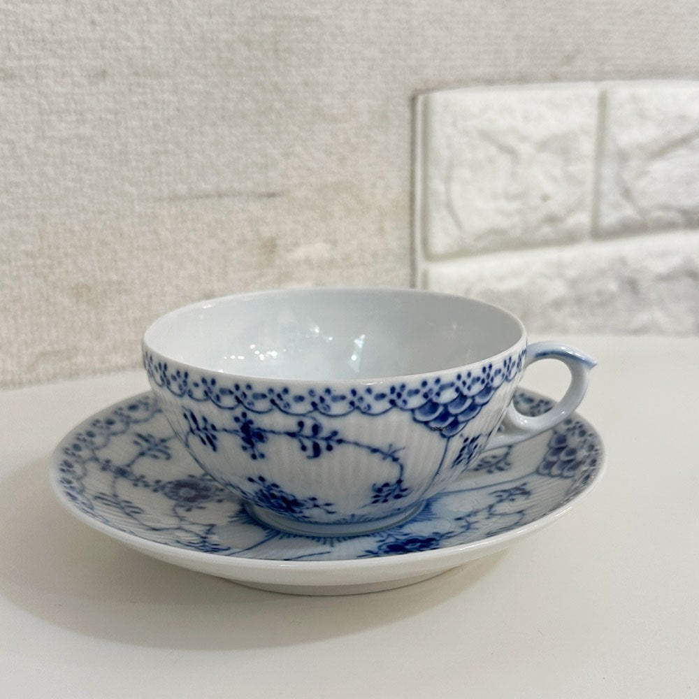 ロイヤルコペンハーゲン ROYAL COPENHAGEN ブルーフルーテッド ハーフレース ティーカップ＆ソーサー 北欧食器 Ｃ ◎