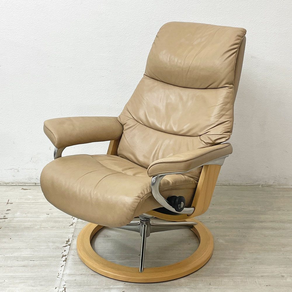 エコーネス EKORNES ビュー View ストレスレスチェア stressless リクライニングチェア シグニチャーベース Mサイズ オットマン付き 牛革 定価499,400円 ●