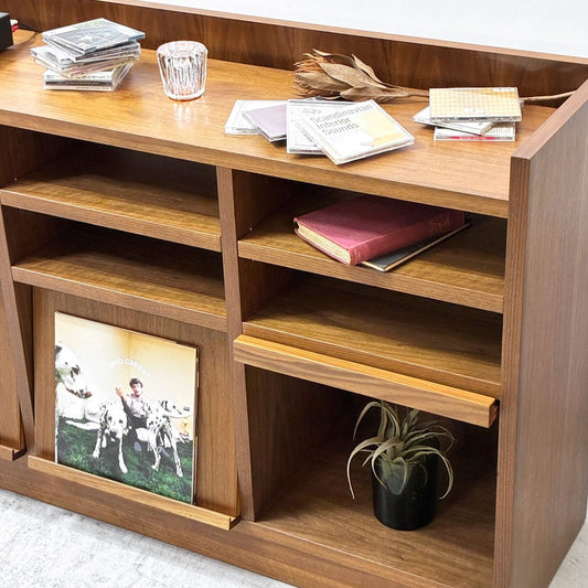 マスターウォール MASTERWAL コローバ DJブース KOROVA DJ BOOTH W150cm ウォールナット材 ドロップダウン扉 電源ダクト付き アカセ木工 展示品 ●