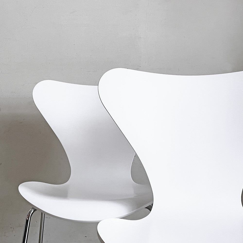 フリッツハンセン Fritz Hansen 3107 セブンチェア ホワイト ラッカー仕上げ スタッキング アルネ・ヤコブセン Arne Jacobsen デンマーク 北欧家具 B ■