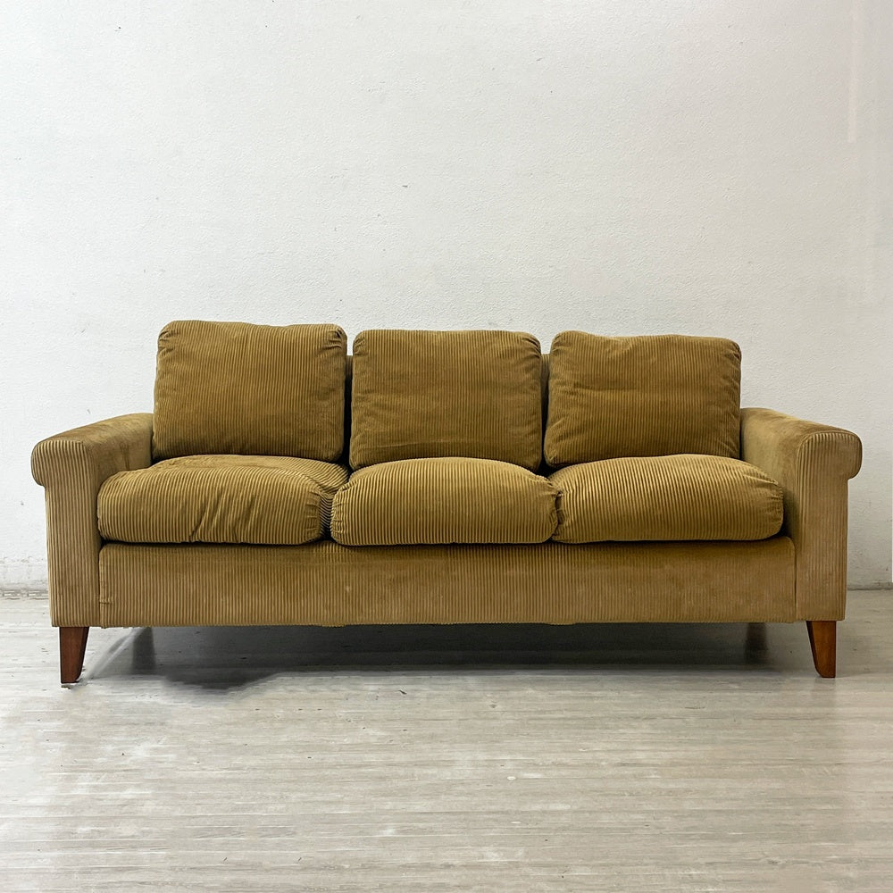 トラックファニチャー TRUCK FURNITURE FKソファ SOFA トリム TRIM 3シーター F-21 グリーンコーデュロイ ウォールナット無垢材 定価￥440,000- ●