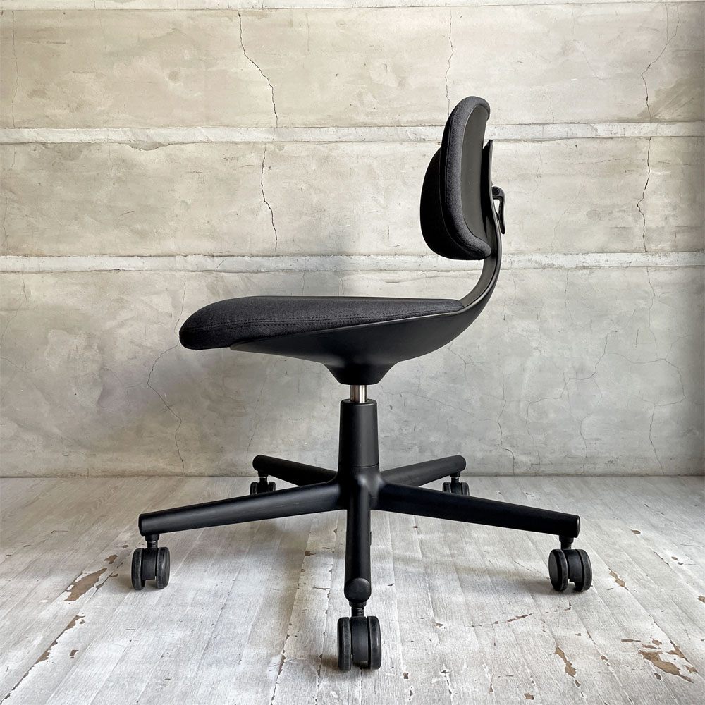 ヴィトラ vitra ルーキー Rookie デスクチェア キャスターチェア コンスタンチン・グルチッチ ブラック系 ファブリック 定価￥78,100- ♪
