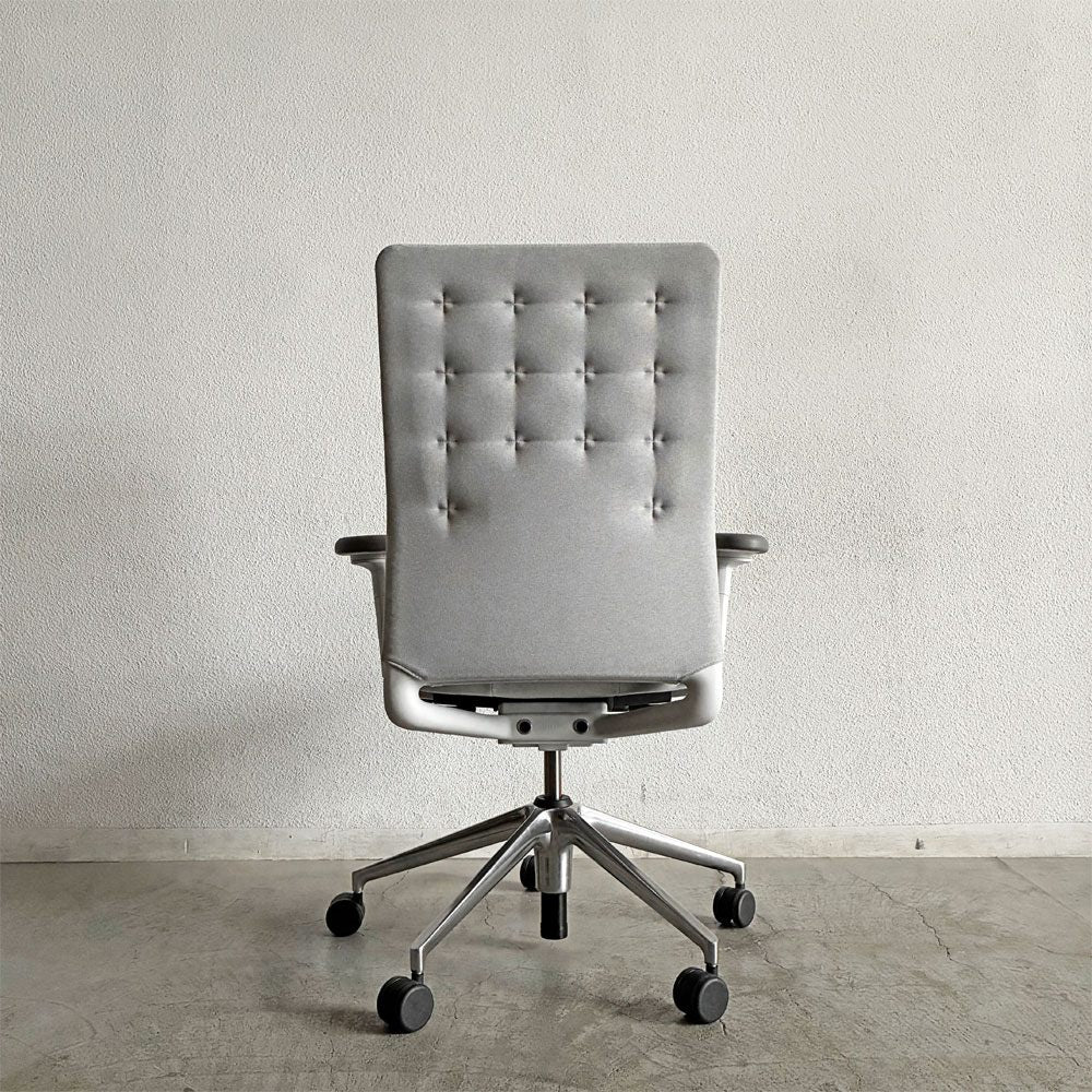 ヴィトラ vitra IDトリム ID Trim オフィスチェア デスクチェア ファブリックシート ライトグレー系 ハイバック 2Dアームレスト アントニオ・チッテリオ 参考定価￥209,000- 〓