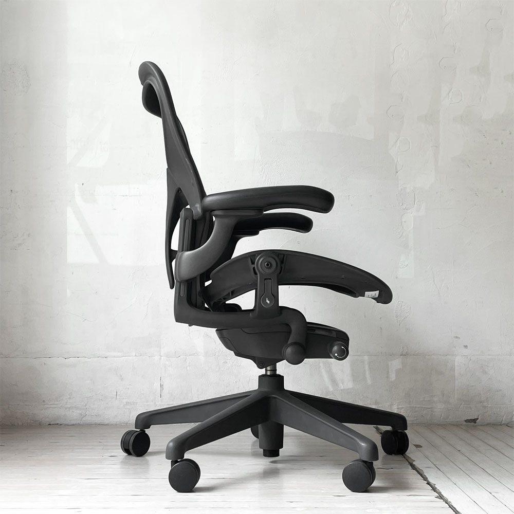 ハーマンミラー Herman Miller アーロンチェア デスクチェア リマスタード ライト Bサイズ グラファイトベース ビル・スタンフ ＆ ドン・チャドウィック ポスチャーフィット ★