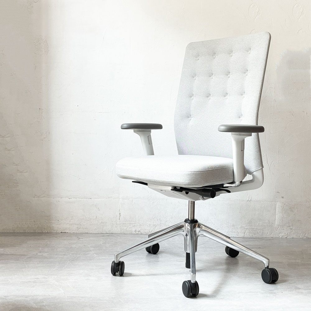 ヴィトラ vitra IDトリム ID Trim オフィスチェア デスクチェア ファブリックシート ライトグレー系 ハイバック 2Dアームレスト アントニオ・チッテリオ 参考定価￥218,900- ★