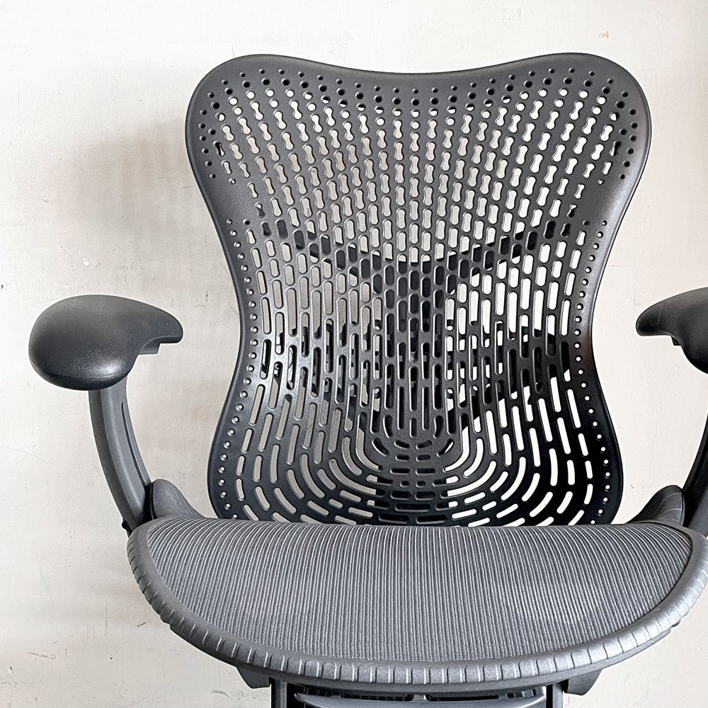 ハーマンミラー Herman Miller ミラ2チェア Mirra2 オフィスチェア デスクチェア ブラック×グラファイトカラー メッシュシート スタジオ7.5 ■