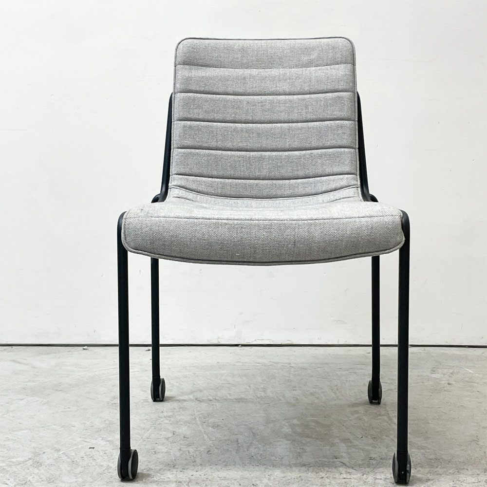 コクヨ KOKUYO オフセットフレームチェア offset frame chair オフィスチェア スタッキングチェア 4本脚 ファブリックシート スカイグレー キャスター C ●