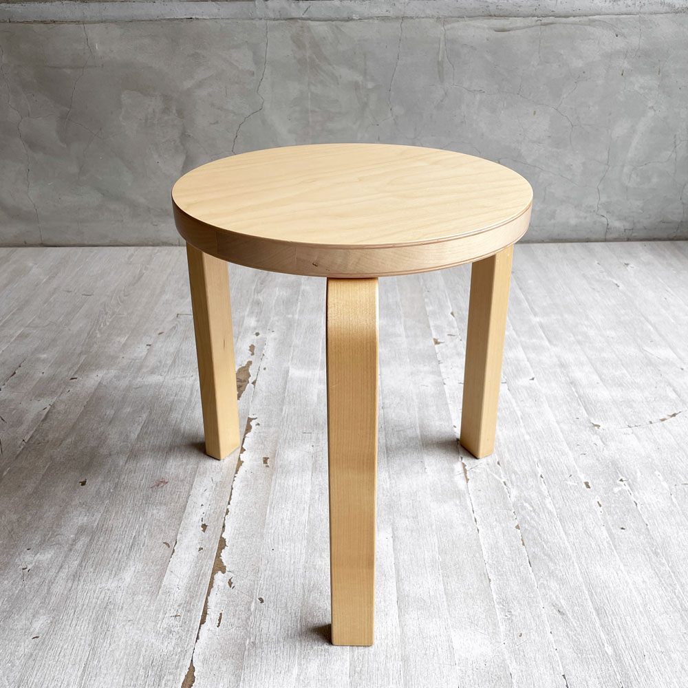 アルテック Artek スツール 60 stool 60 ウスタヴァ Ystava 3本脚 バーチ材 ラッカー塗装 FIN/JPNフレンドシップコレクション 外交関係樹立100周年記念モデル 脚カット品 アルヴァ・アアルト 廃番希少 A ♪