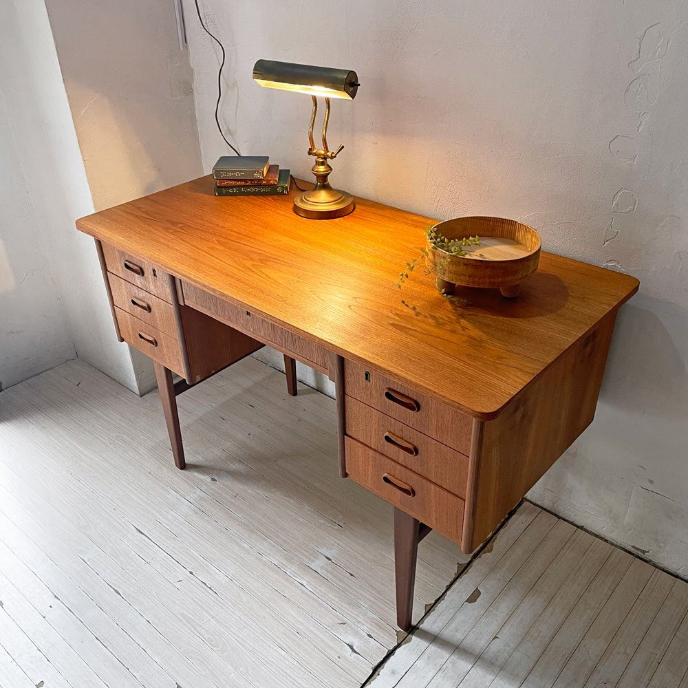 デンマークビンテージ Danish Vintage チーク材 両袖デスク 袖机 パーソナルデスク 北欧家具 Teak Vintage desk 鍵付属  ★