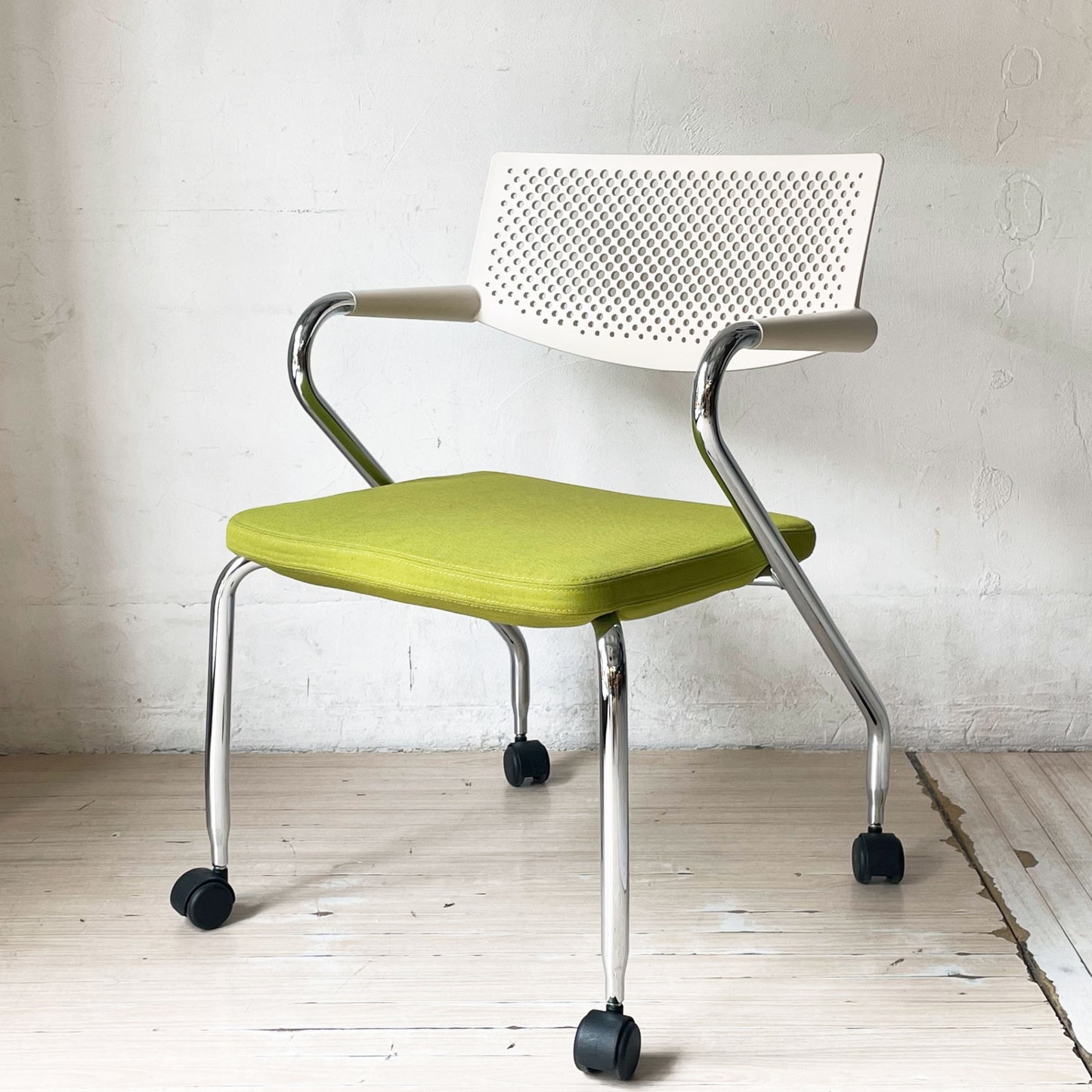 ヴィトラ vitra ビザロール Visaroll アームチェア ミーティングチェア デスクチェア スタッキング アントニオ・チッテリオ A ★