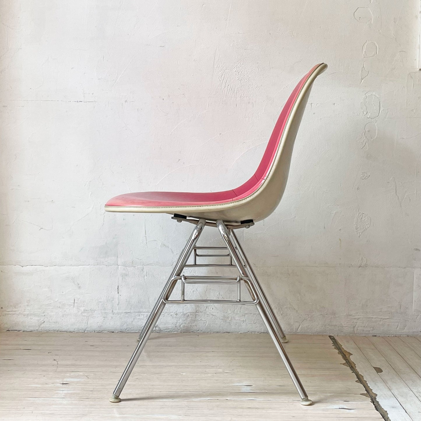 ハーマンミラー Herman Miller サイドシェルチェア サード 3rdビンテージ PVCレザー FRP製 スタッキングベース イームズ B ★