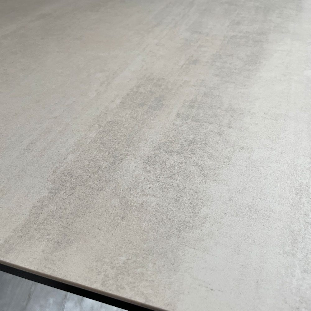 モーダエンカーサ moda en casa ミューズテーブル MEWS table ダイニングテーブル セラミックホワイト天板 モダンデザイン 定価￥114,400- ♪