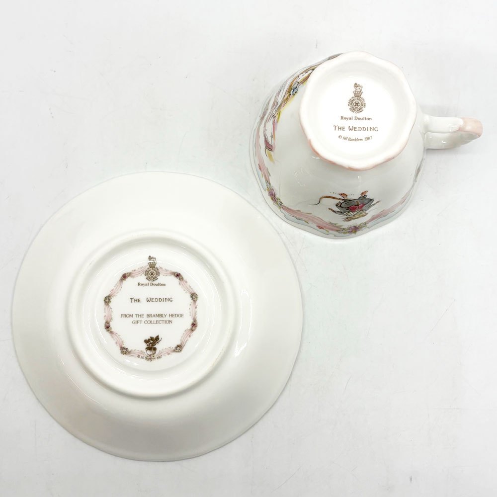 ロイヤルドルトン Royal Doulton ブランブリーヘッジ ウエディング ティーカップ＆ソーサー イギリス ●