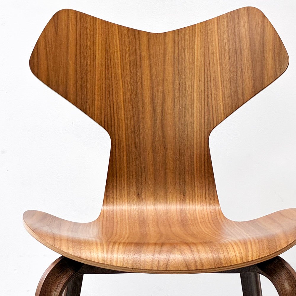 フリッツハンセン Fritz Hansen グランプリチェア GRAND PRIX CHAIR ウォールナット材 ウッドレッグ アルネ・ヤコブセン 北欧 デンマーク 美品 定価113,080円 ●
