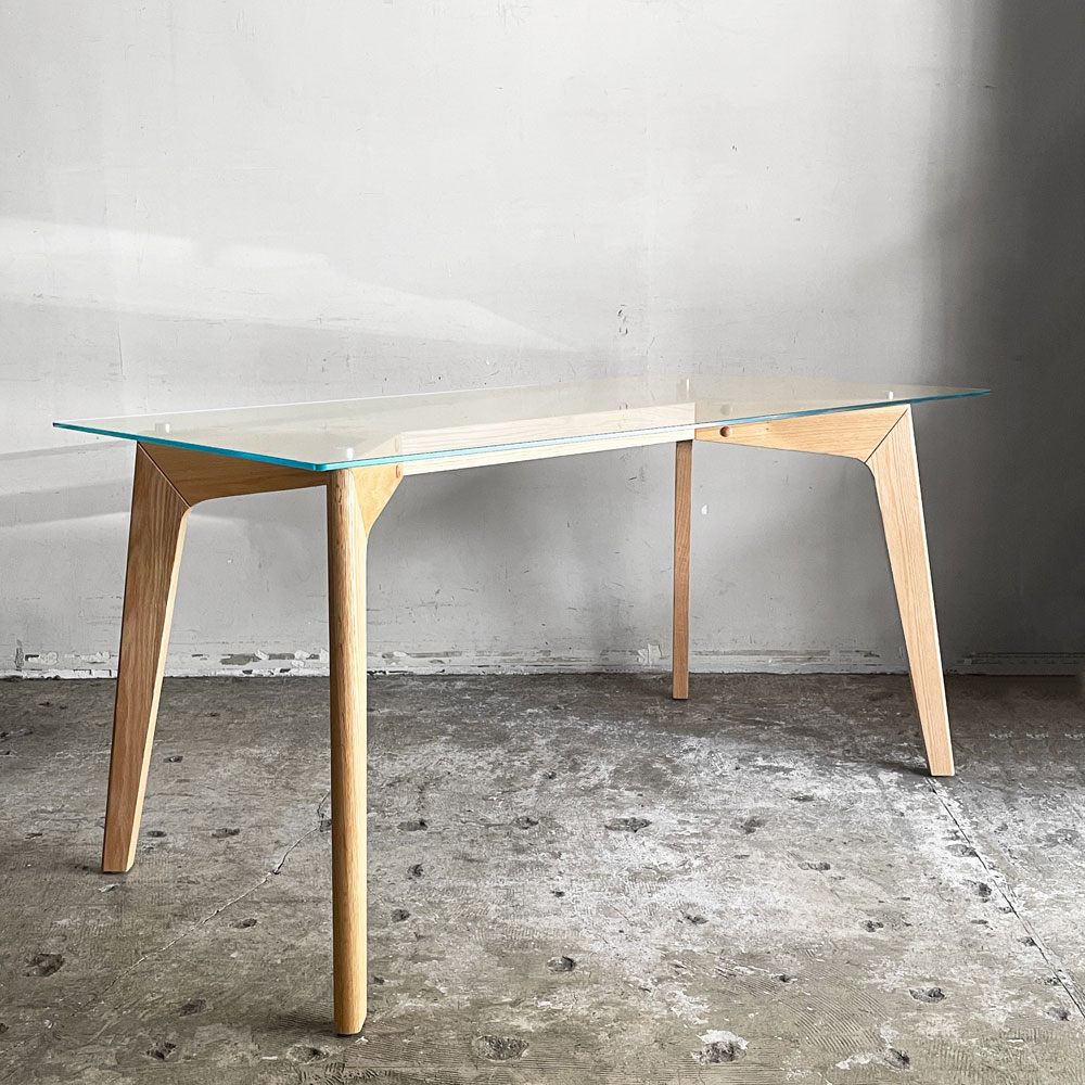 かなでもの KANADEMONO THE TABLE ガラス × Pin 木製脚 オーク無垢材 ダイニングテーブル W140cm ナチュラル 定価 ￥89,100- ■